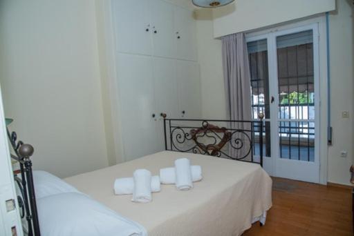 Theodore'S Maisonette Next To The Metro Station Athens Exterior photo